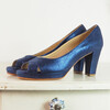 Open-toed platform pump in ocean blue metallic leather