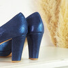 Open-toed platform pump in ocean blue metallic leather