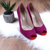 Pump in fuxia suede