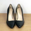 Pointed toe pump in black soft leather and black paillette 
