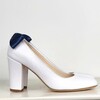 Pump in white soft leather