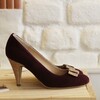 Escarpin en velours lie de vin et paillettes champagne