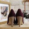 Escarpin en velours lie de vin et paillettes champagne
