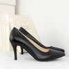 Pointed toe pump in black soft leather and black paillette 
