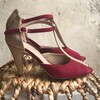 Chaussure à talon bordeaux et doré