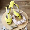 Sandale d'été jaune