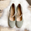 Escarpin plateforme en velours vert sauge et champagne