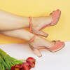 Sandale talon plateforme corail irisé or rose