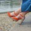 Salomé plateforme en velours corail foncé, paillettes or blond