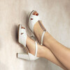Salomé brides croisées plateforme en fine paillette blanche et irisé or rose