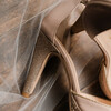 Charlotte plateforme en lisse beige rosé et fine paillette or blond