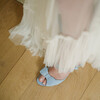 Charlotte en velours baby blue et paillettes blanches