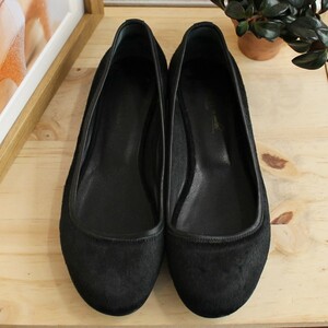 Ballerine en poil noir