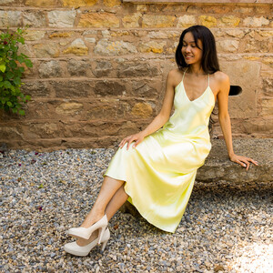 Escarpin plateforme en cuir lisse blanc cassé