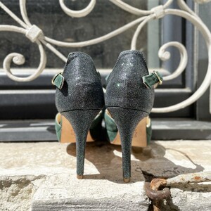 Open-toed platform T bar in dark green suede