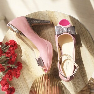 Powder pink pump