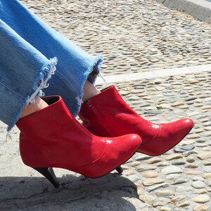 Bottines rouges et noires