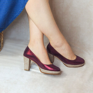 Escarpins plateforme en iris grenat et fine paillette or blond