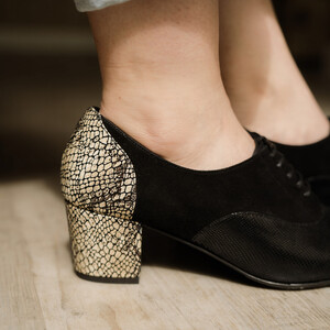 Richelieu à talons en velours et vipérine noire, python