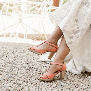Salomé ouverte en velours corail clair, paillettes champagne