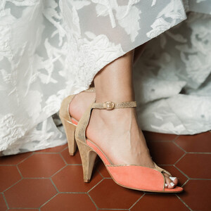 Sandale Charlotte en velours corail foncé et vipérine bronze