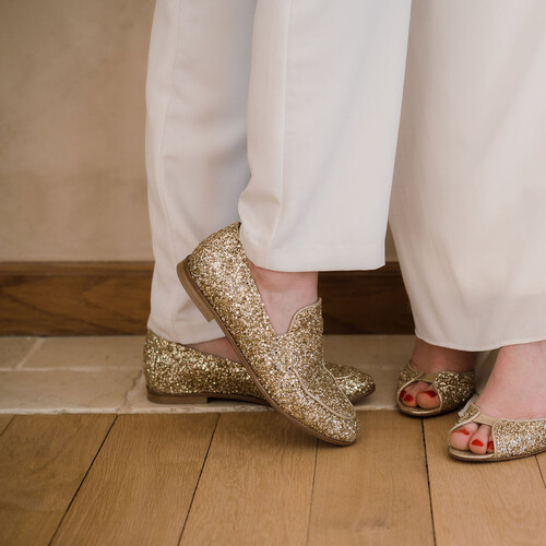 Flat bridal shoes