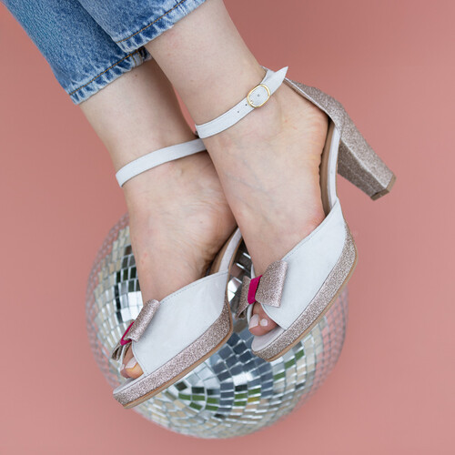 Charlotte plateforme en velours blanc cassé et paillettes or blond