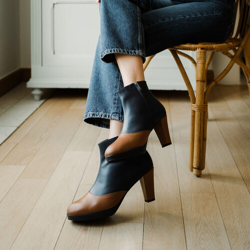 Bottine plateforme en cuir lisse marine et camel