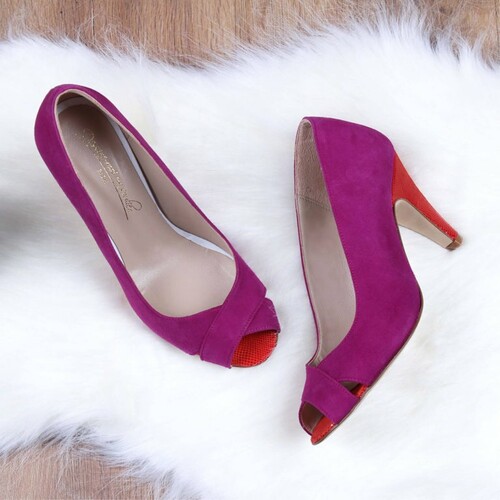 Pump in fuxia suede