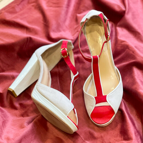 Sandale à talons blanche et rouge
