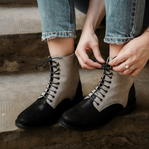 Boots à lacets grises et noires