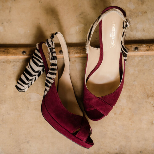 Escarpin slingback en velours grenat et poil zèbre