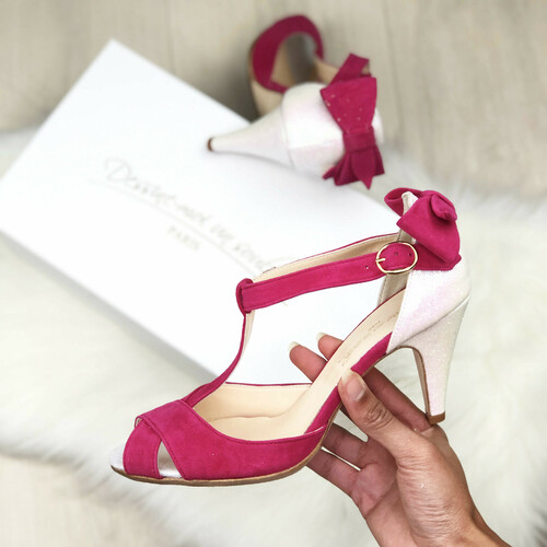 Salomé brides croisées en velours rose vif et fine paillette blanche Sandale de mariage rose vif