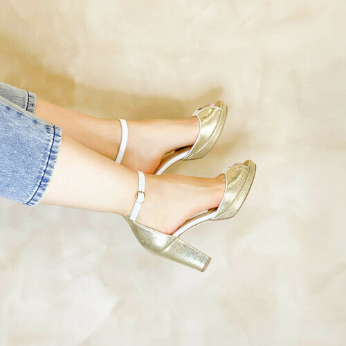 Sandale Charlotte plateforme en irisé champagne et cuir lisse blanc Sandale à talons dorée