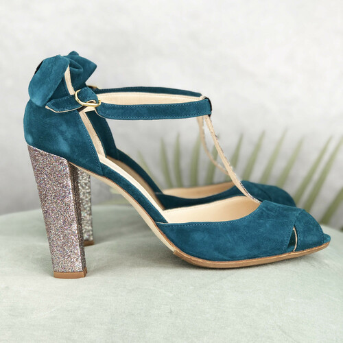 Salomé brides croisées velours bleu canard et fine paillette multicolore Salomé bleu canard