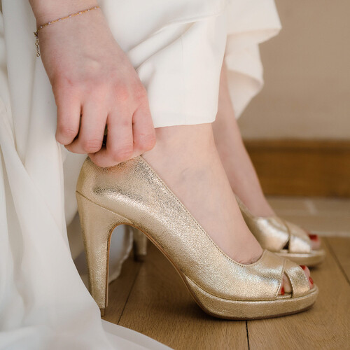 gold bridal shoes