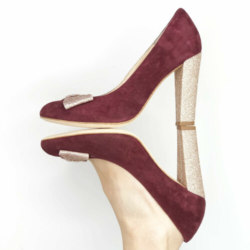 Escarpin en velours grenat Escarpin en velours grenat