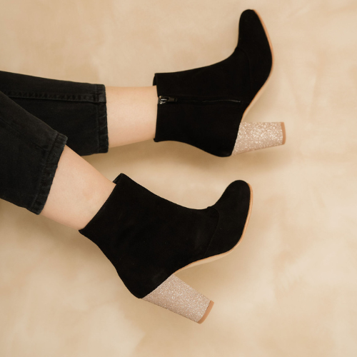 Les bottines à talons Les bottines à talons